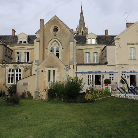 Logis Le Port Saint Aubin Hotel Morannes sur Sarthe-Daumeray Exterior photo