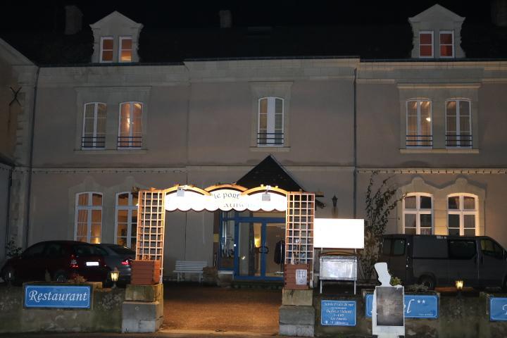 Logis Le Port Saint Aubin Hotel Morannes sur Sarthe-Daumeray Exterior photo